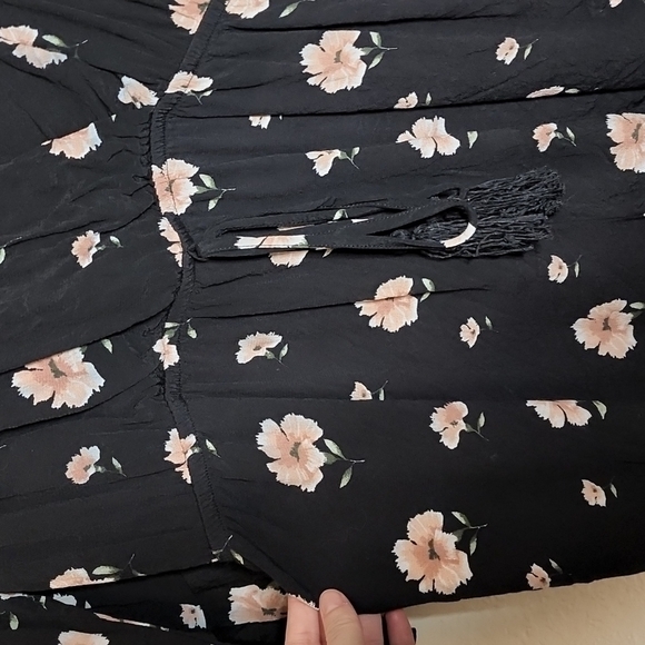 Lost + Wander Black Floral Flutter Sleeve Ruffle Hem Romper - Picture 7 of 12